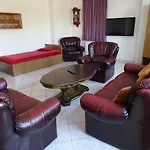 Bed & Breakfast Alabardos Panzio Es Apartmanhaz