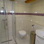 Alabardos Panzio Es Apartmanhaz Frühstückspension