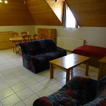 Bed & Breakfast Alabardos Panzio Es Apartmanhaz