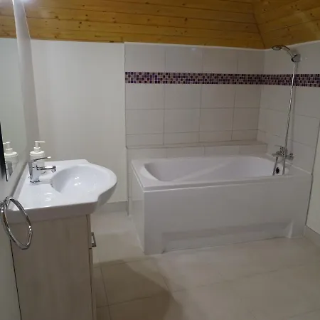 Alabardos Panzio Es Apartmanhaz Bed & Breakfast Esztergom