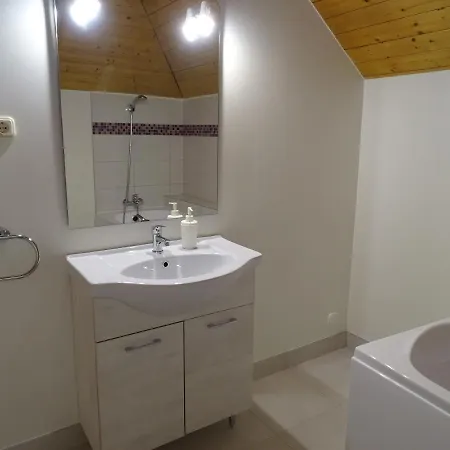 Alabardos Panzio Es Apartmanhaz Bed & Breakfast