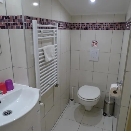 Bed & Breakfast Alabardos Panzio Es Apartmanhaz 2*
