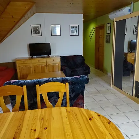Alabardos Panzio Es Apartmanhaz Esztergom