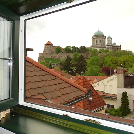 Alabardos Panzio Es Apartmanhaz
