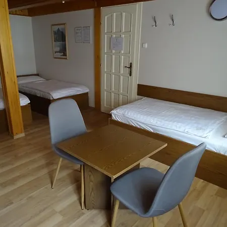 Alabardos Panzio Es Apartmanhaz Bed & Breakfast 2*