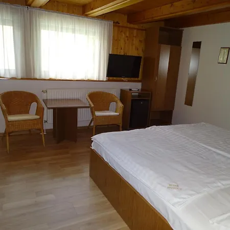Bed & Breakfast Alabardos Panzio Es Apartmanhaz 2*