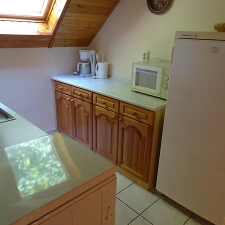 Alabardos Panzio Es Apartmanhaz