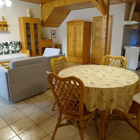 Bed & Breakfast Alabardos Panzio Es Apartmanhaz 2*