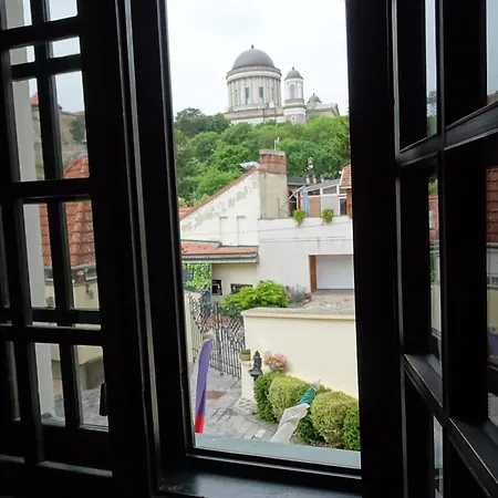Alabardos Panzio Es Apartmanhaz Esztergom