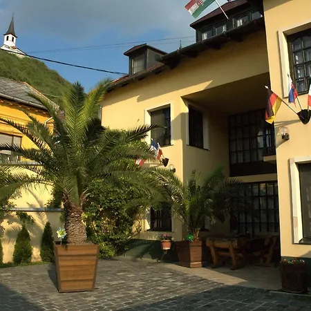 Alabardos Panzio Es Apartmanhaz Bed & Breakfast 2*