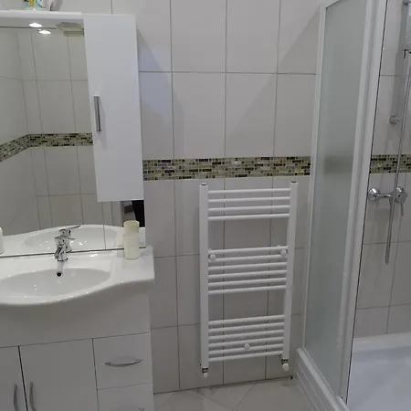 Alabardos Panzio Es Apartmanhaz Bed & Breakfast