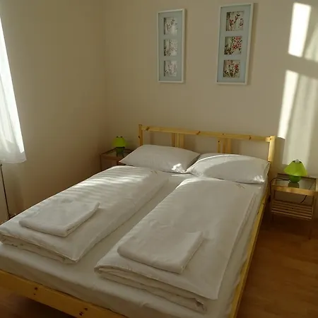 Bed & Breakfast Alabardos Panzio Es Apartmanhaz 2*