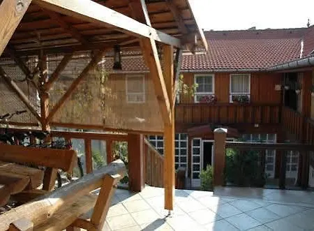 Bed & Breakfast Alabardos Panzio Es Apartmanhaz 2*