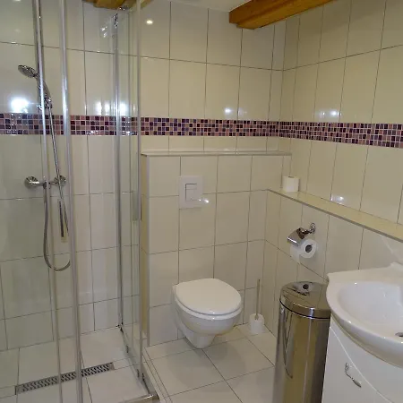 Alabardos Panzio Es Apartmanhaz Bed & Breakfast