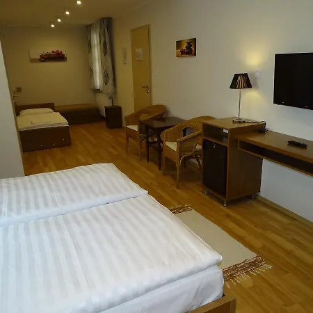 Bed & Breakfast Alabardos Panzio Es Apartmanhaz