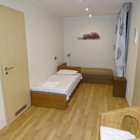 Alabardos Panzio Es Apartmanhaz Bed & Breakfast Esztergom