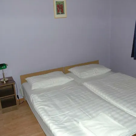 Alabardos Panzio Es Apartmanhaz Esztergom