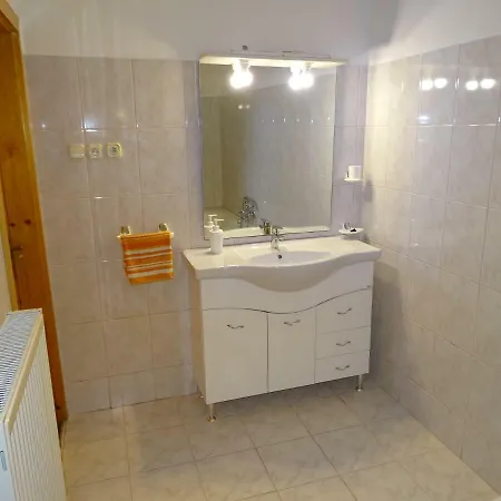 Bed & Breakfast Alabardos Panzio Es Apartmanhaz 2*