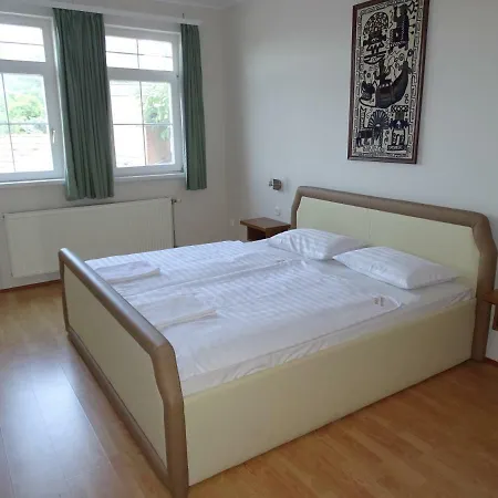 Bed & Breakfast Alabardos Panzio Es Apartmanhaz 2*