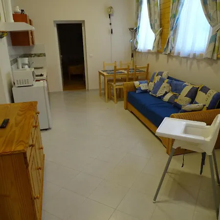 Alabardos Panzio Es Apartmanhaz Bed & Breakfast