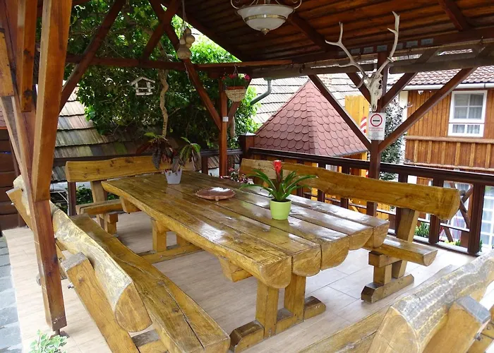 Alabardos Panzio Es Apartmanhaz Bed & Breakfast Esztergom