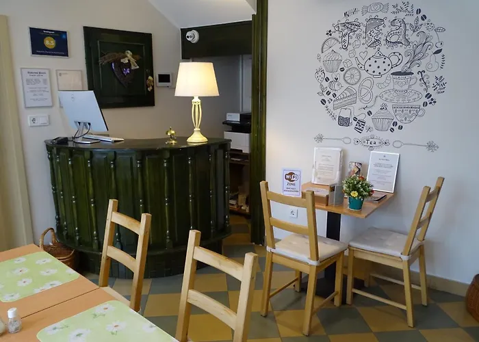 Alabardos Panzio Es Apartmanhaz Bed & Breakfast Esztergom
