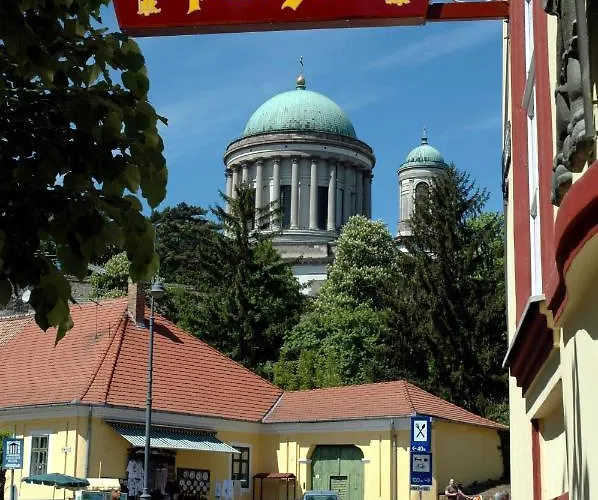 Alabardos Panzio Es Apartmanhaz 3* Esztergom
