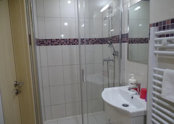 Alabardos Panzio Es Apartmanhaz Bed & Breakfast Esztergom