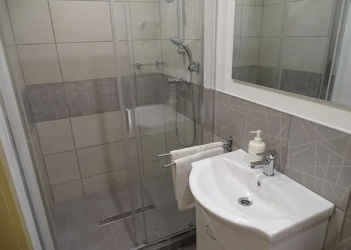 Alabardos Panzio Es Apartmanhaz 3* Esztergom