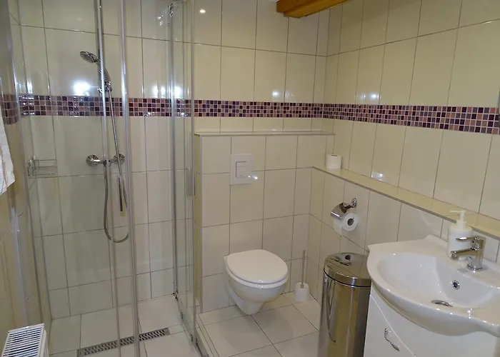 Alabardos Panzio Es Apartmanhaz Bed & Breakfast