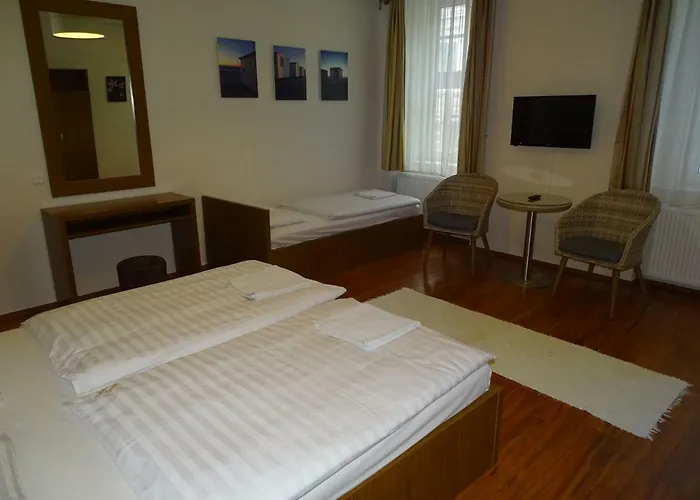Bed & Breakfast Alabardos Panzio Es Apartmanhaz