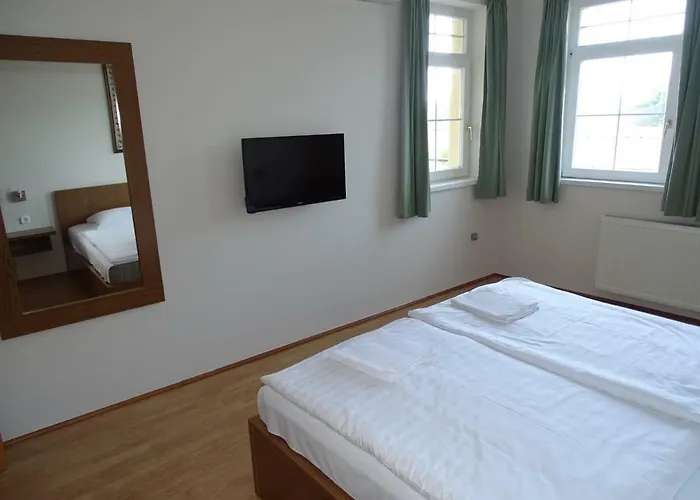 Alabardos Panzio Es Apartmanhaz 3* Esztergom